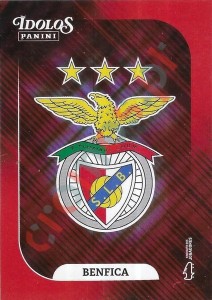 19 Emblema – Ídolos do Futebol Português 2025-2026 Panini