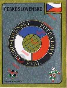 76 Ceskoslovensky Fotbalovy Svaz emblem – FIFA World Cup Italia 1990 Panini