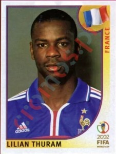 28 Lilian Thuram – FIFA World Cup Korea/Japan 2002 Panini