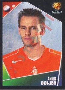 319 Andre Ooijer – UEFA Euro Portugal 2004 Panini