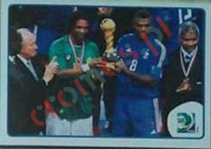 22 Camerun 0 x 1 France – 2003 – FIFA Confederations Cup Brazil 2013 Panini
