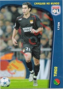 132 Tiago Mendes – Mega Craques 2006 Panini
