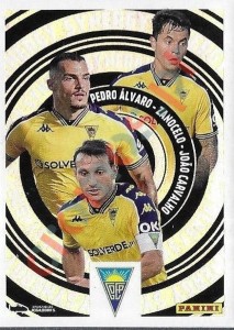 421 Pedro Álvaro / Zanocelo / João Carvalho (Estoril) – Futebol 2024-2025 Panini