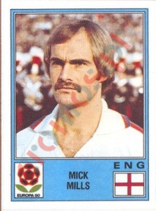 121 Mick Mills – UEFA Euro Italy 1980 Panini